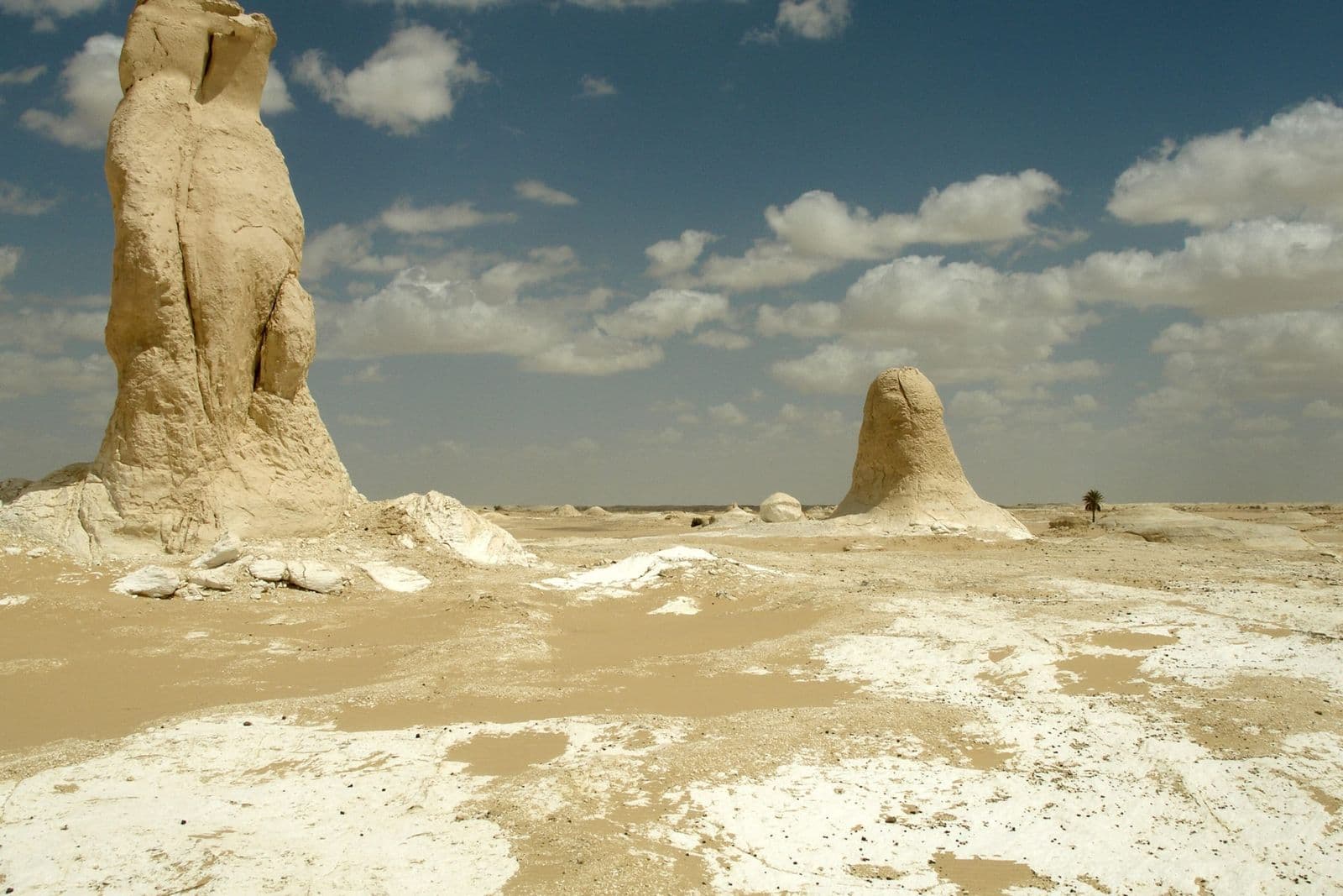 Chalk rock towers in the White Desert near Farafra