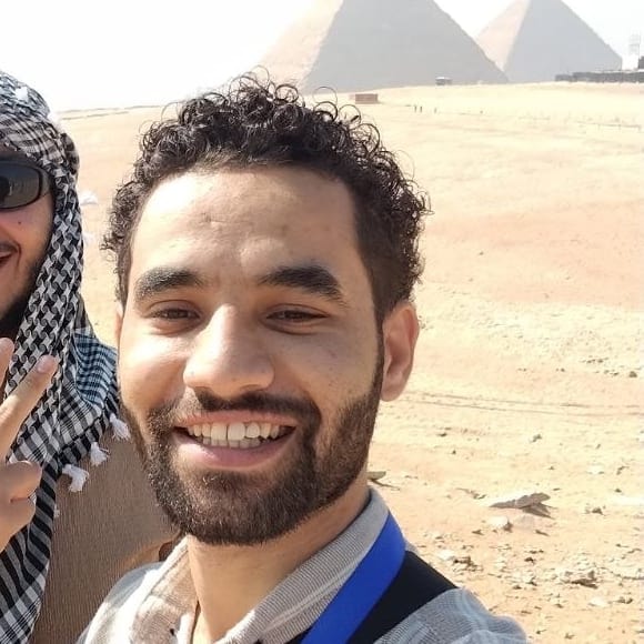 Amr, Tour guide