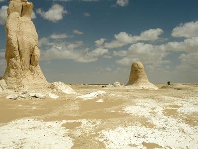Chalk rock towers in the White Desert near Farafra